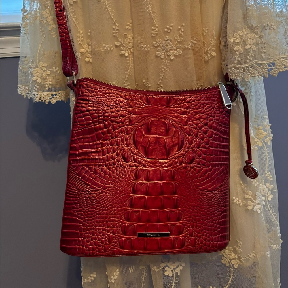 SPECIAL Like New Red Brahmin Croc Embossed Crossbody